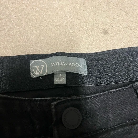 Wit & Wisdom Black Straight Leg Jeans - Picture 2 of 4